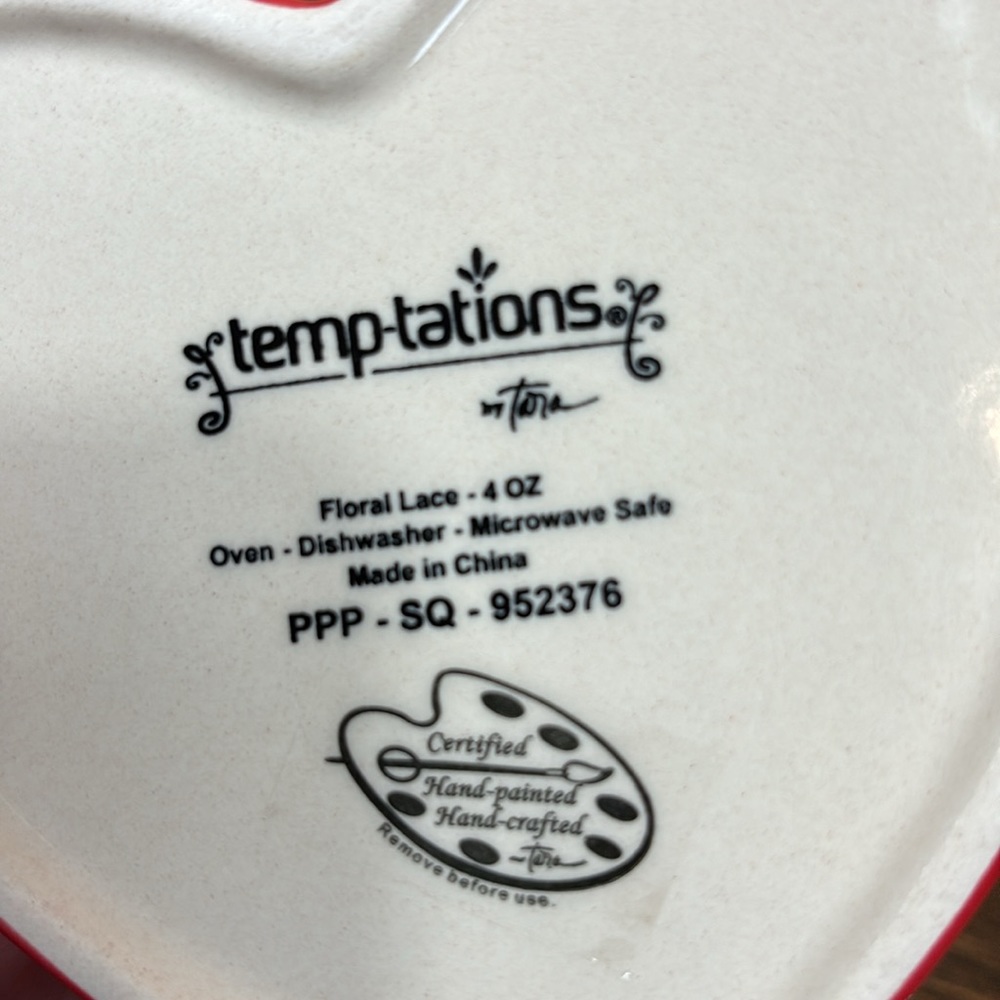 Temp-tations Set of 2, 4 Ounce Dishes. Floral Lace Design. Red/White. 4.5"x5" - Picture 5 of 9